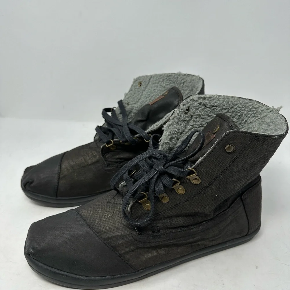 Toms Chukka style Highland Faux Leather Boots Faux Shearing linings NEW Men’s 13